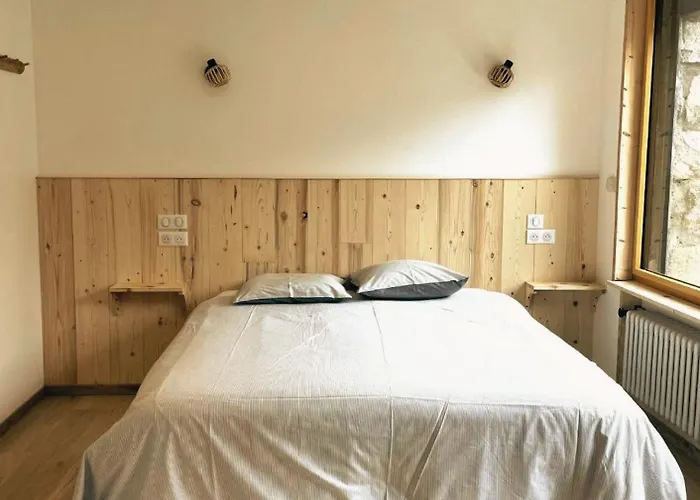 Le Ле дез Альп